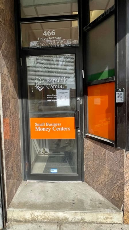 Door in Brooklyn — photograph 9 of 32