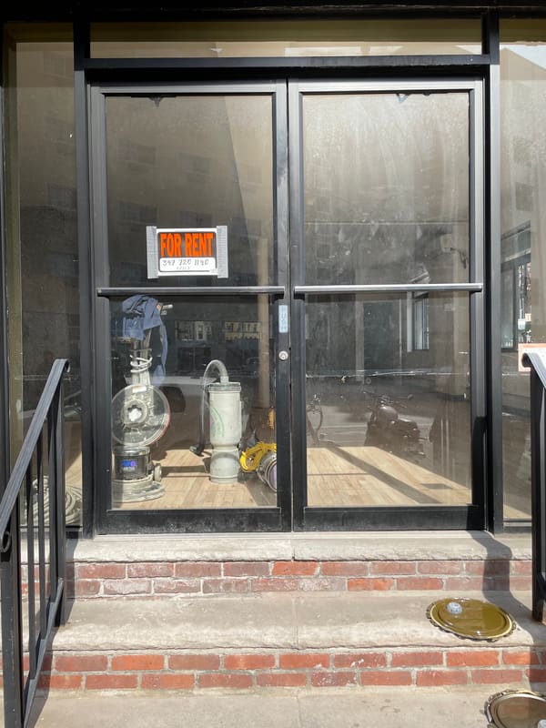 Door in Brooklyn — photograph 21 of 32